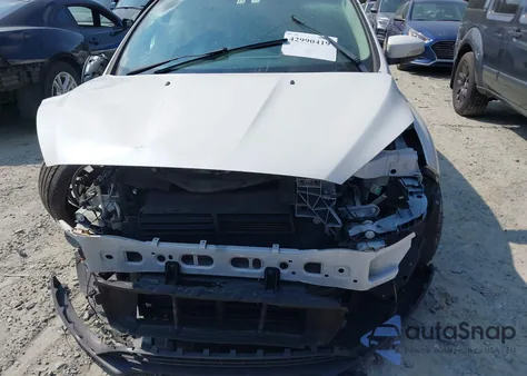 2018 Ford Focus Titanium z USA, uszkodzony, nr VIN 1FADP3J27JL294615